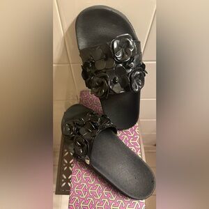 Tory Burch Black Blossom Slides wt box Size 7